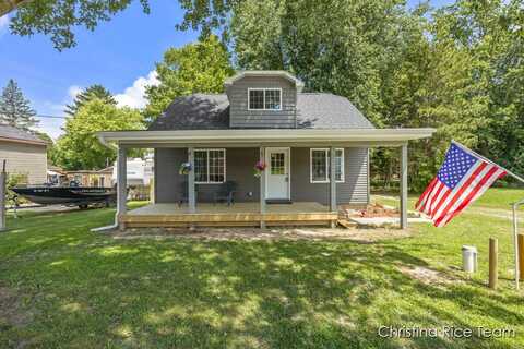 118 Clark Street, Six Lakes, MI 48886