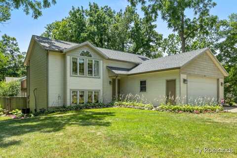 1704 Summit Street, Holland, MI 49423