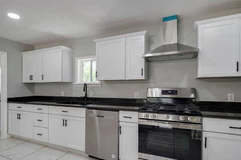 116 E Hadley Street, Aurora, MO 65605