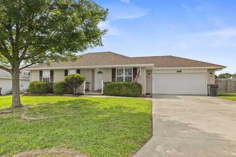 111 Spruce Avenue, Clever, MO 65631