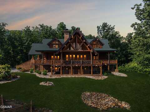 831 Big Bear Ridge Road, Gatlinburg, TN 37738