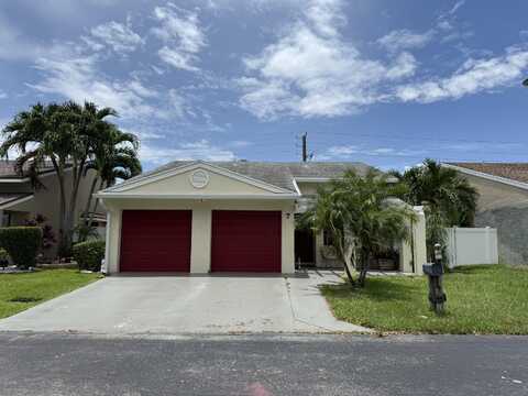 7 Hawthorne Lane, Boynton Beach, FL 33426