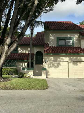 14 Lexington Lane E, Palm Beach Gardens, FL 33418
