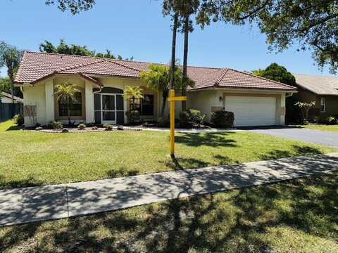 5136 NW 49th Avenue, Coconut Creek, FL 33073