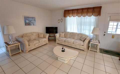 134 Lake Pine Circle, Greenacres, FL 33463