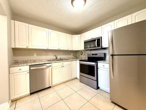 115 Stratford I, West Palm Beach, FL 33417