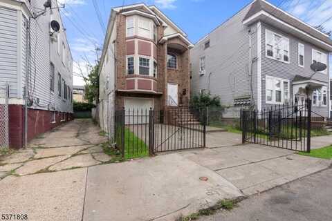 56 Willoughby St, Newark, NJ 07112