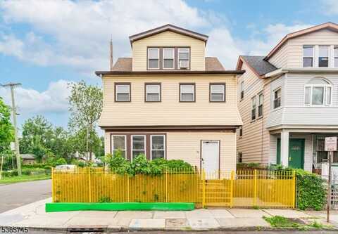 74 Smith St, Newark, NJ 07106
