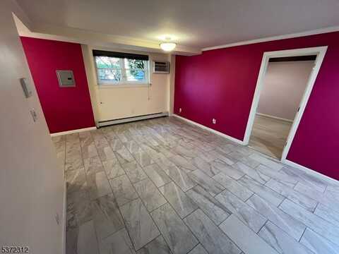10 Washington St, Clark, NJ 07066