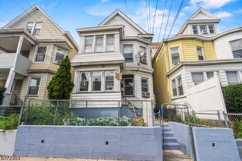 245 17Th Ave, Paterson, NJ 07504