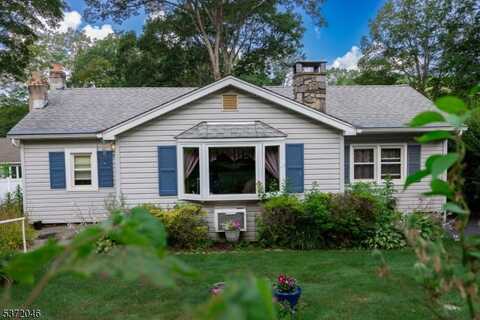 32 Tamarack Trl, Hardyston, NJ 07460