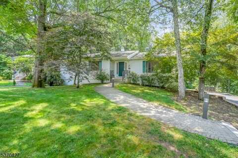 43 Stonewyck Dr, Chatham, NJ 07928