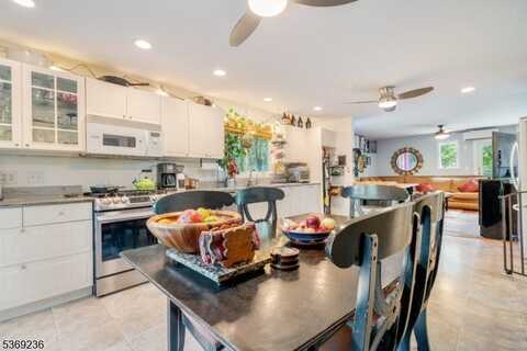507 Abricada Rd, Vernon, NJ 07422