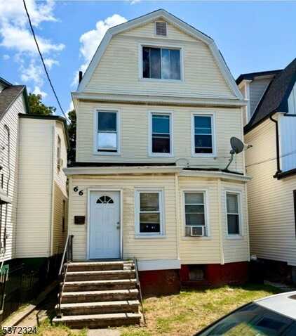 66 Augusta St, Irvington, NJ 07111