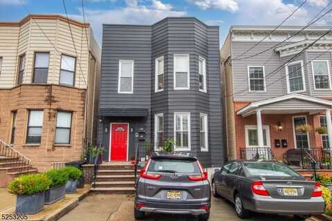 126 Highpoint Ave, Weehawken, NJ 07086