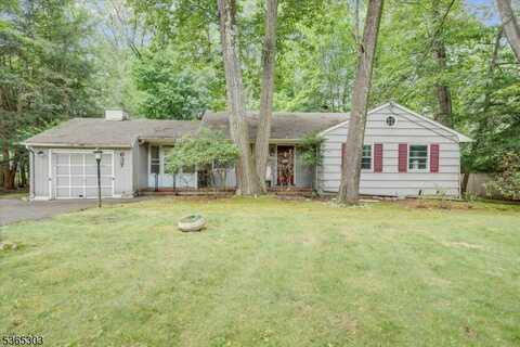 637 Lawlins Rd, Wyckoff, NJ 07481