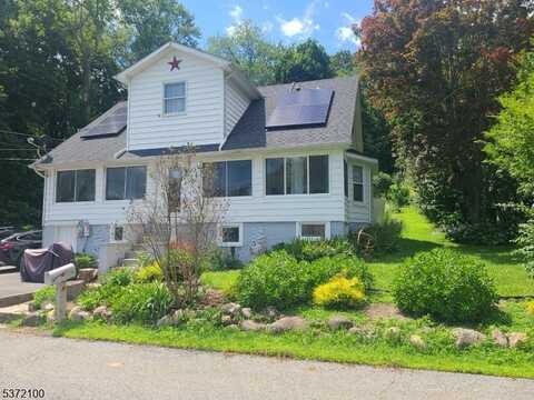 2 Coursen St, Stanhope, NJ 07874