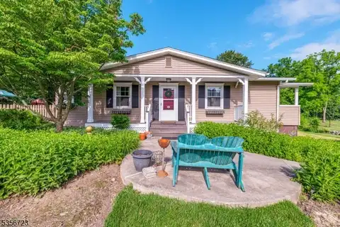 15 Lake Wallkill Rd, Vernon, NJ 07461