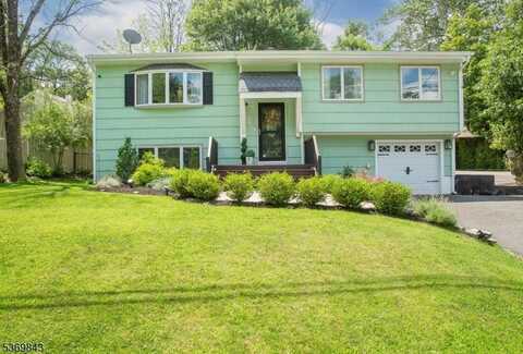 32 Eugene Rd, Hopatcong, NJ 07843