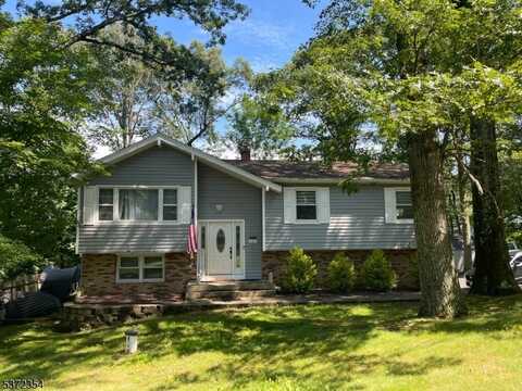 107 Conklin Ave, Hopatcong, NJ 07874