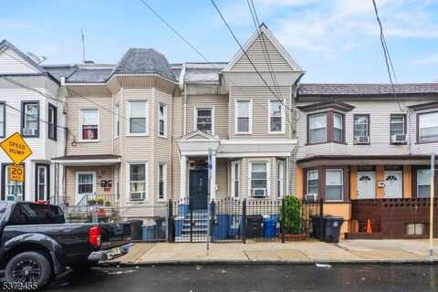 93 Garside St, Newark, NJ 07104