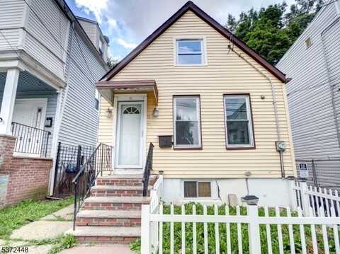 11 Tichenor Ter, Irvington, NJ 07111