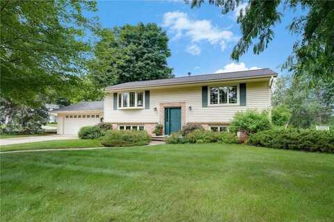 143 Woodcrest Terrace, Le Sueur, MN 56058