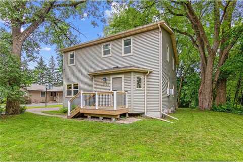 5924 Oakwood Manor NE, Fridley, MN 55432
