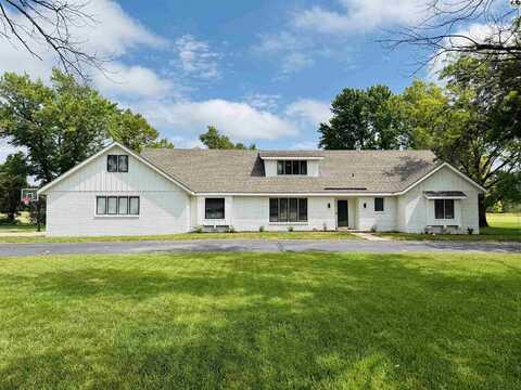 61 Willowbrook, Hutchinson, KS 67502