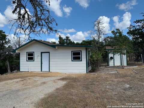 165 Oakridge, Pipe Creek, TX 78063