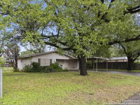521 4th, Uvalde, TX 78801