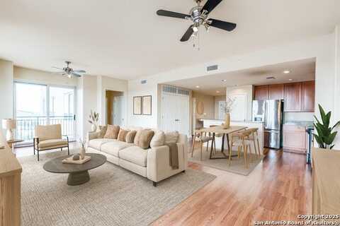 215 Center, San Antonio, TX 78202