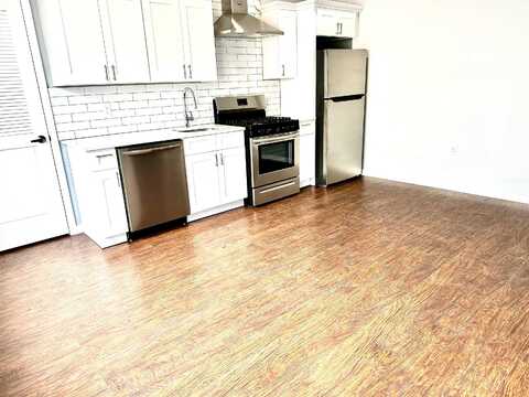 40 VROOM ST, JC, Journal Square, NJ 07306