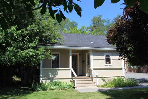 323 Pine Street, Yreka, CA 96097