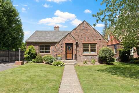 818 W 27th Ave, Spokane, WA 99203