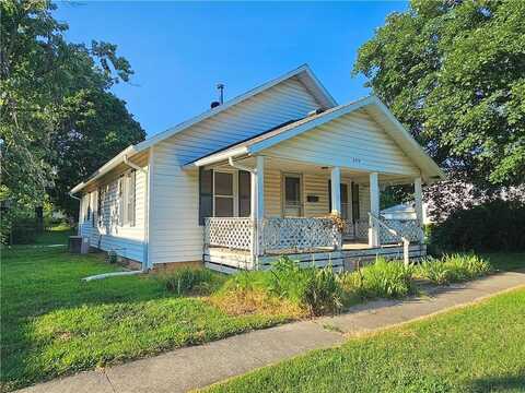 445 E 3rd Avenue, Garnett, KS 66032