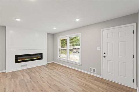 7206 NW Winter Avenue, Kansas City, MO 64152