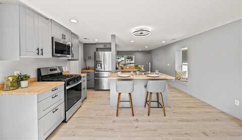 1109 S Woodbury Street, Independence, MO 64050