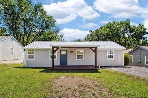 6409 Ravena Road, Pleasant Valley, MO 64068