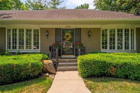 1903 W 67th Terrace, Mission Hills, KS 66208