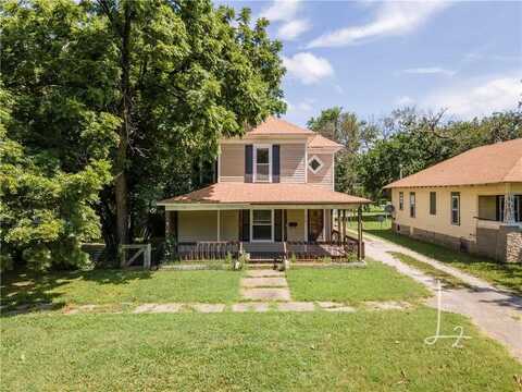910 Illinois Street, Neodesha, KS 66757