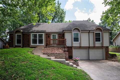 8005 N London Drive, Kansas City, MO 64151
