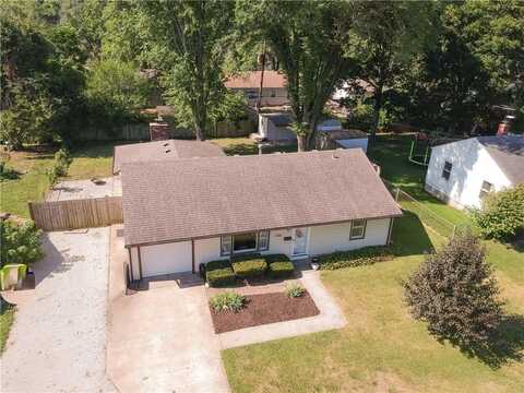 1305 NE 67th Place, Gladstone, MO 64118