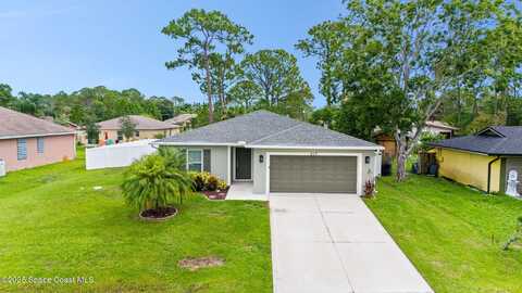 817 Carnival Road SE, Palm Bay, FL 32909