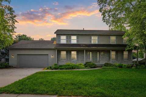 7604 Princeton Dr NE, CedarRapids, IA 52402