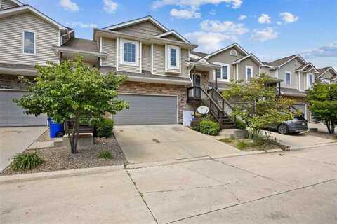 1050 Twilight Dr, NorthLiberty, IA 52317