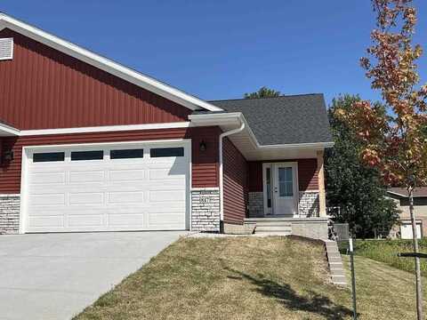 817 Prairie View Dr, West Branch, IA 52358