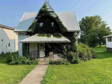 127 W Oak St, NorthEnglish, IA 52316