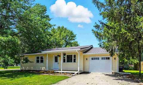 304 E 15th St, Washington, IA 52353