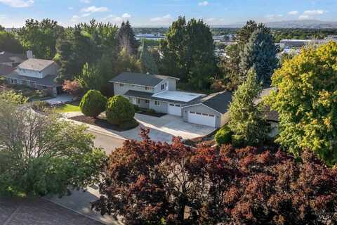 8478 W Brookview Dr, Boise, ID 83709
